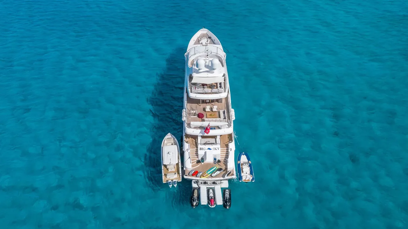 Siêu du thuyền Big Sky 48m từ Oceanfast – Di sản của một thời đại hoàng kim