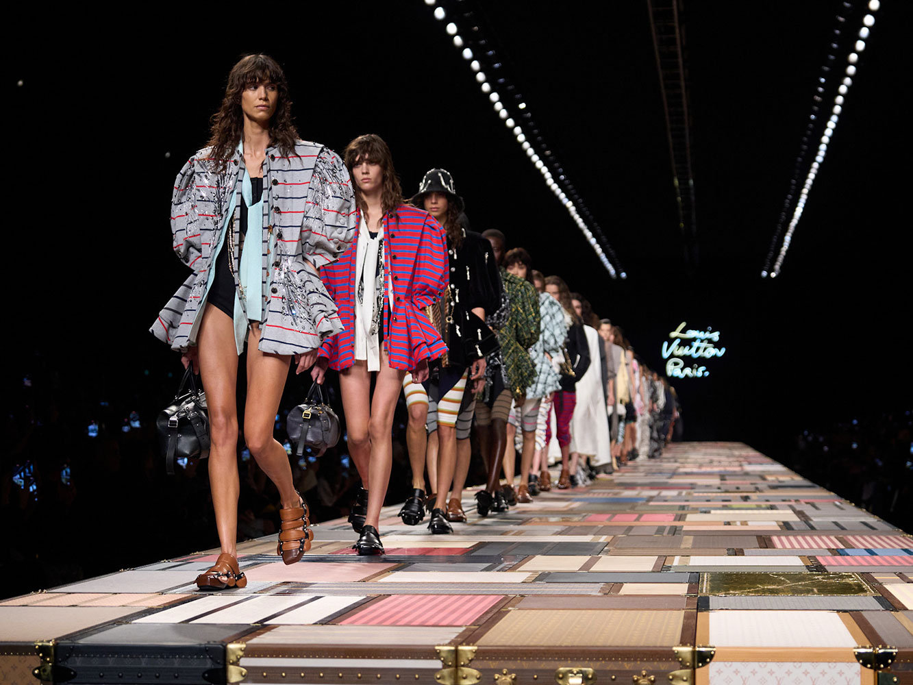 BST Louis Vuitton Xuân Hè 2025: Công hưởng nét thẩm mỹ thời Phục hưng và hiện đại