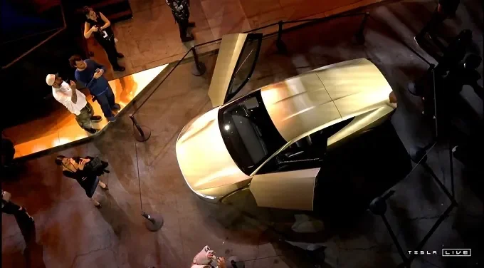 Tesla ra mắt Robotaxi – taxi điện tự động 2 cửa, sạc không dây với giá dưới 30.000 USD