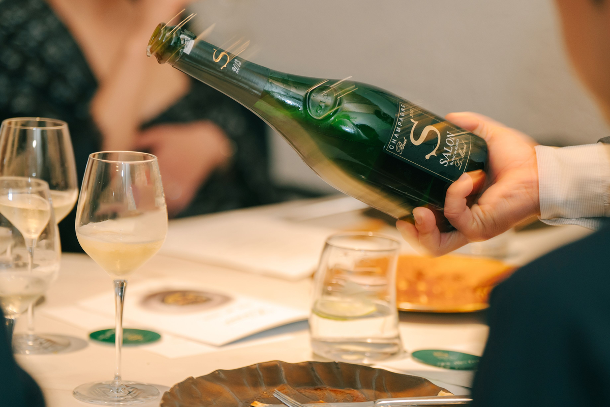 Cẩm nang Champagne và vang nổ hoàn hảo cho mùa lễ hội rực rỡ cuối năm