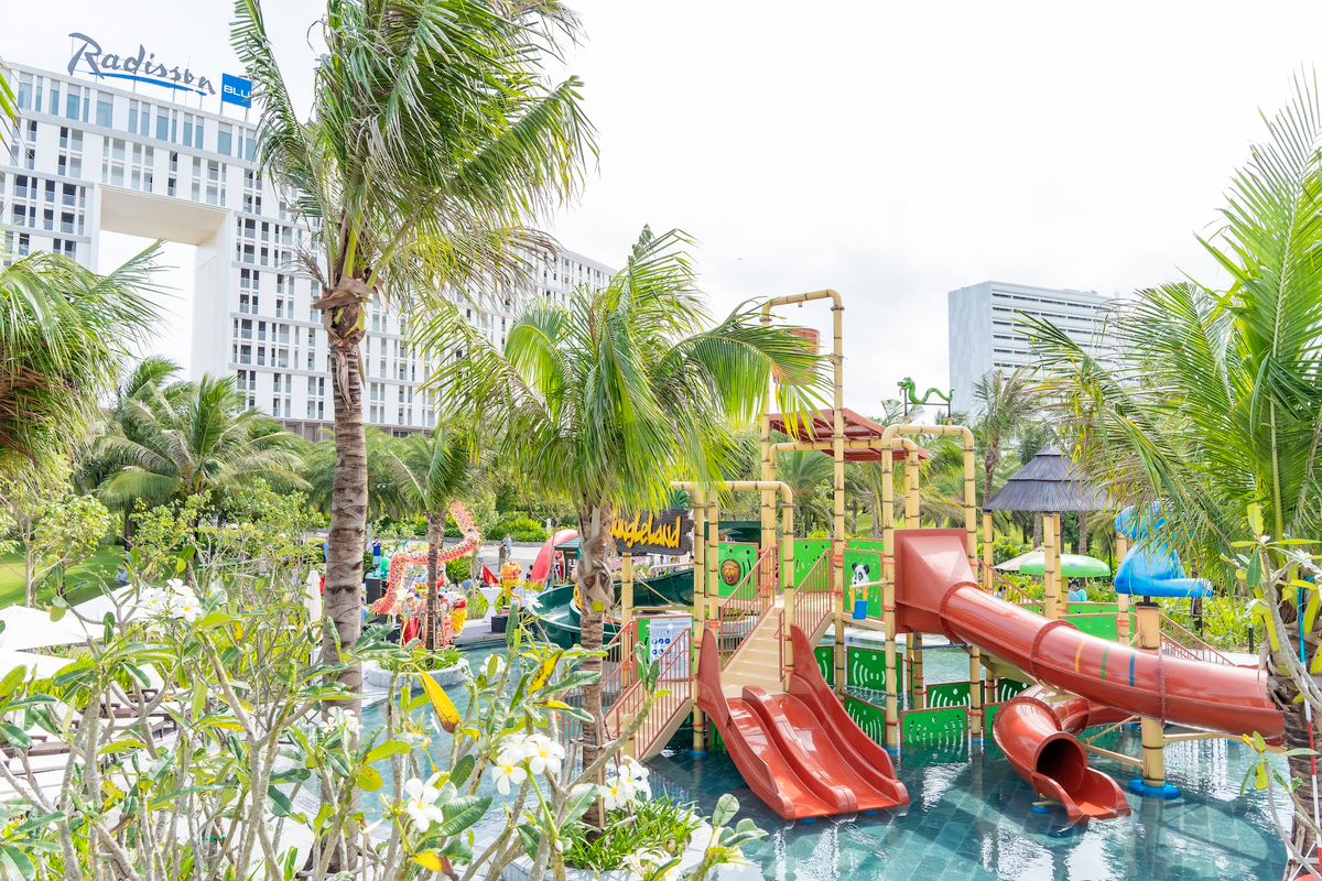 Radisson Blu Resort Cam Ranh nâng tầm trải nghiệm với Công Viên Nước Rainforest