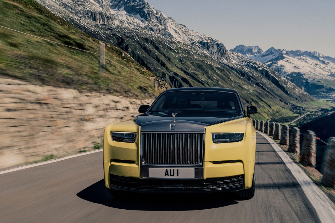 Rolls-Royce Phantom Extended độc nhất: Tái hiện huyền thoại 007 Goldfinger