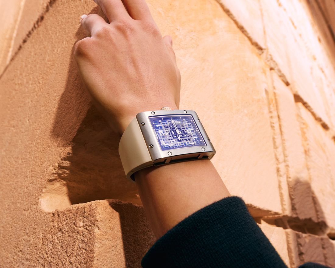 Richard Mille ra mắt RM 16-02 Automatic Extraflat tôn vinh đường nét và bộ chuyển động
