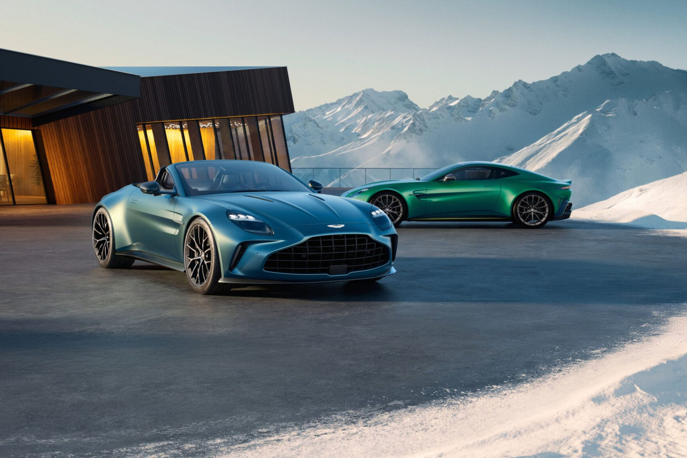 Aston Martin Vantage Roadster – "Quái thú" xe mui trần với động cơ V8 665PS