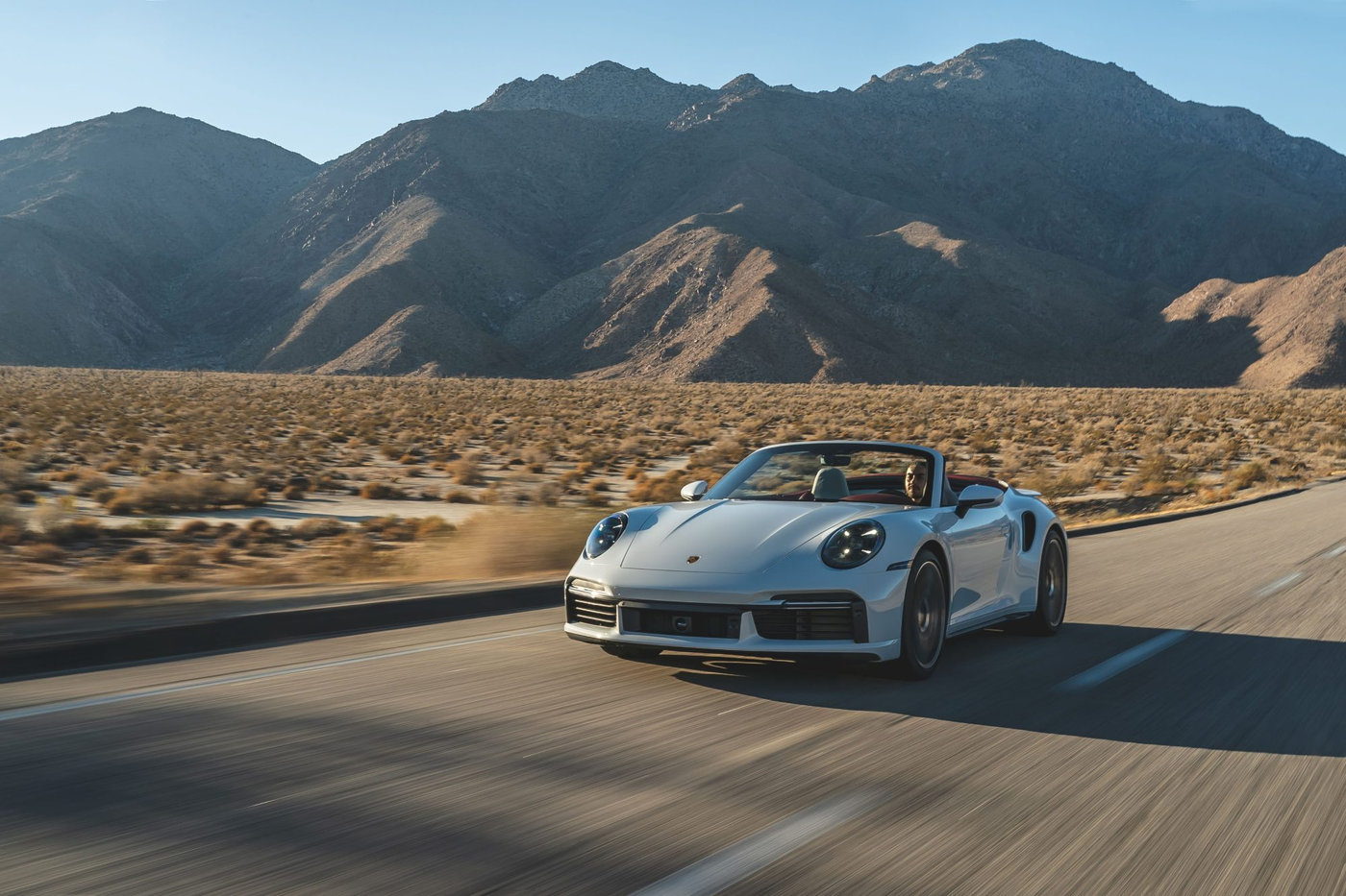 Porsche 911 Turbo Cabriolet phiên bản 2025: Nâng cấp tinh tế, sức mạnh bền bỉ