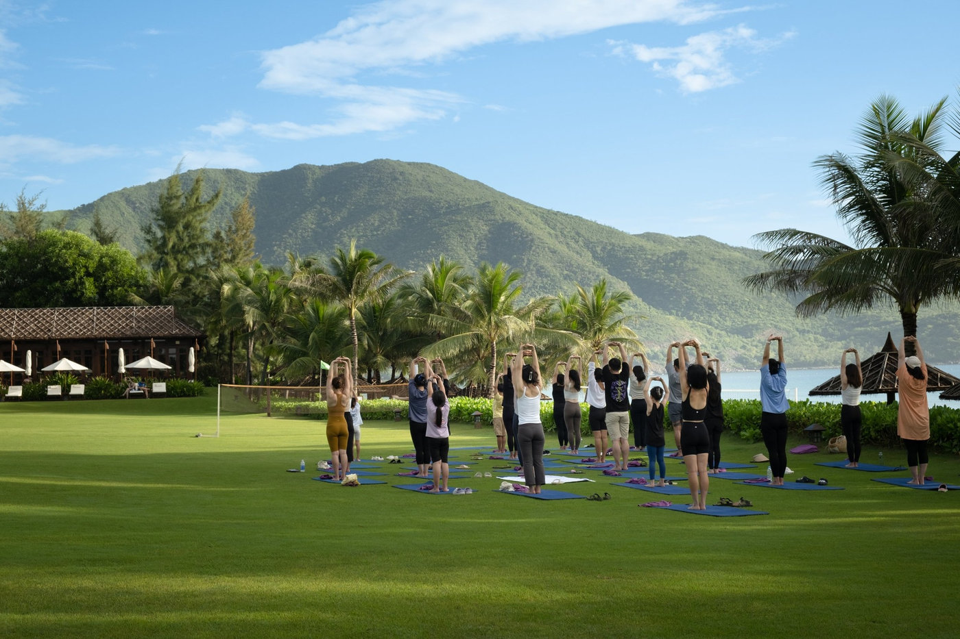 Hòa mình vào lối sống lành mạnh ở các resort trong Ngày hội Sức khỏe & Yoga Quốc tế