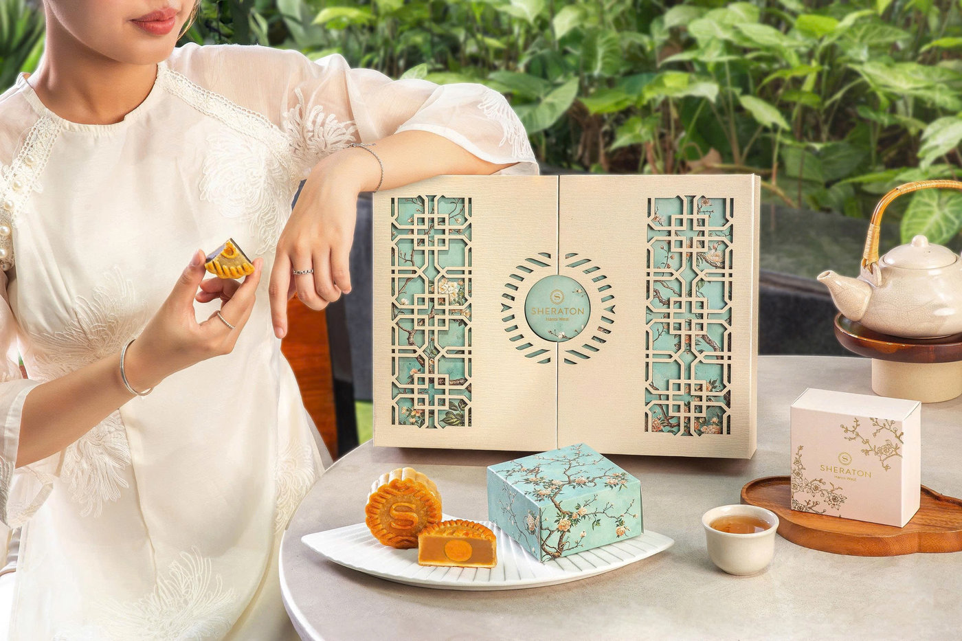 Quà tặng Trung thu từ Savouré và Sheraton Hanoi West: Tôn vinh giá trị sum vầy