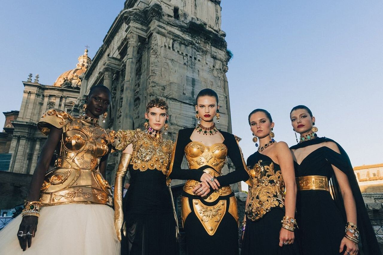 BST Dolce & Gabbana Alta Moda 2025: Khi Rome hóa nàng thơ vĩnh cửu
