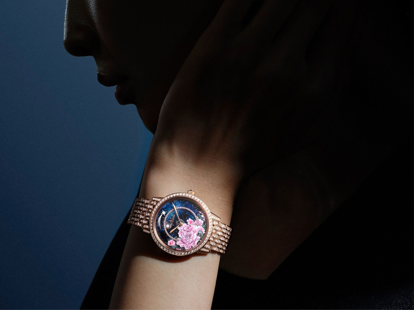 Jaeger-LeCoultre Dazzling Shooting Star – Vườn hoa mẫu đơn tinh xảo trên cổ tay