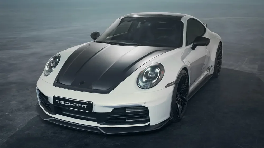 Porsche 911 phiên bản "độ" gây sốt với cần số bằng gỗ sồi niên đại ngàn năm tuổi
