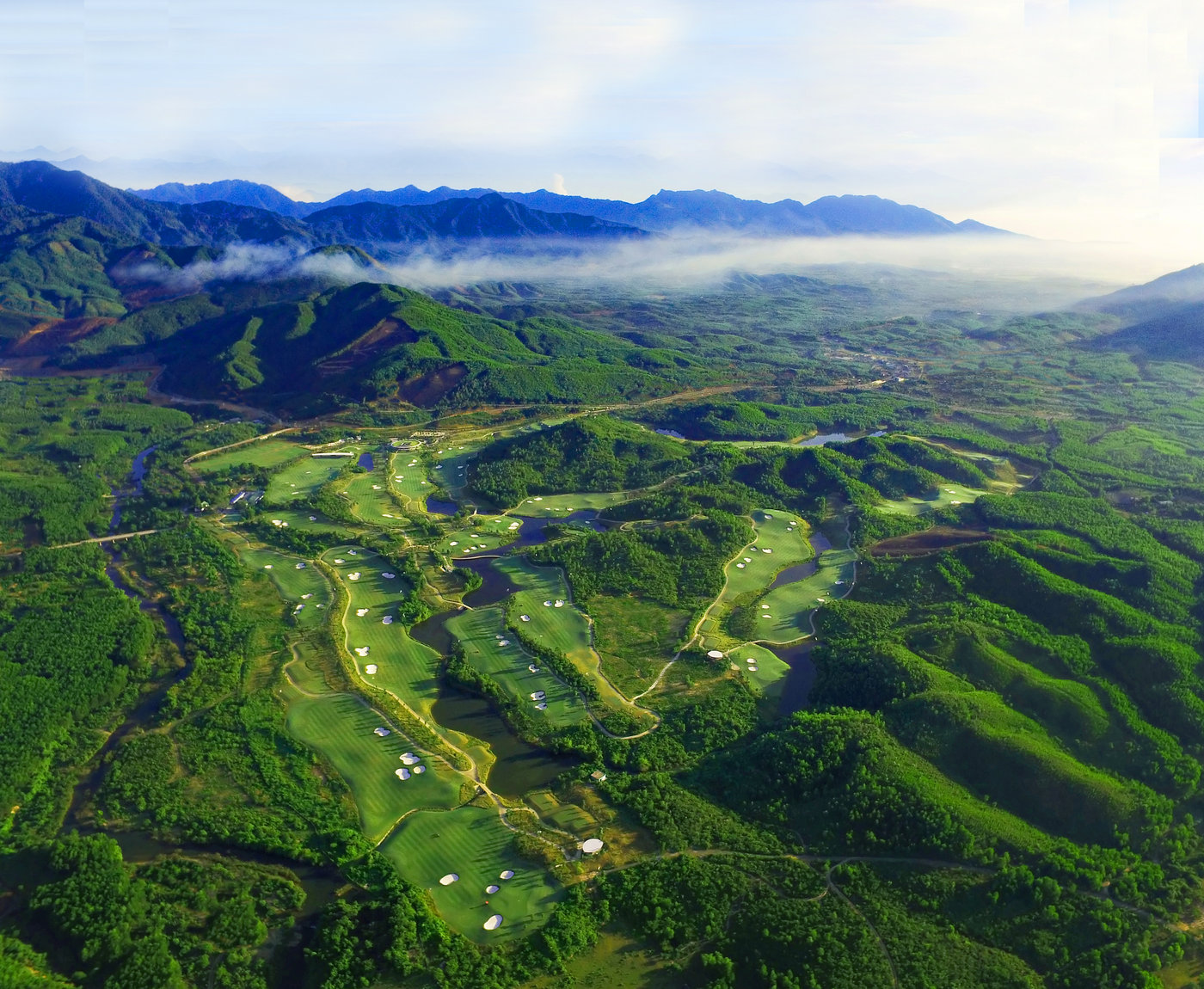 Influencer golf hàng đầu thế giới hội tụ tại miền Trung, trải nghiệm Vietnam Golf Coast