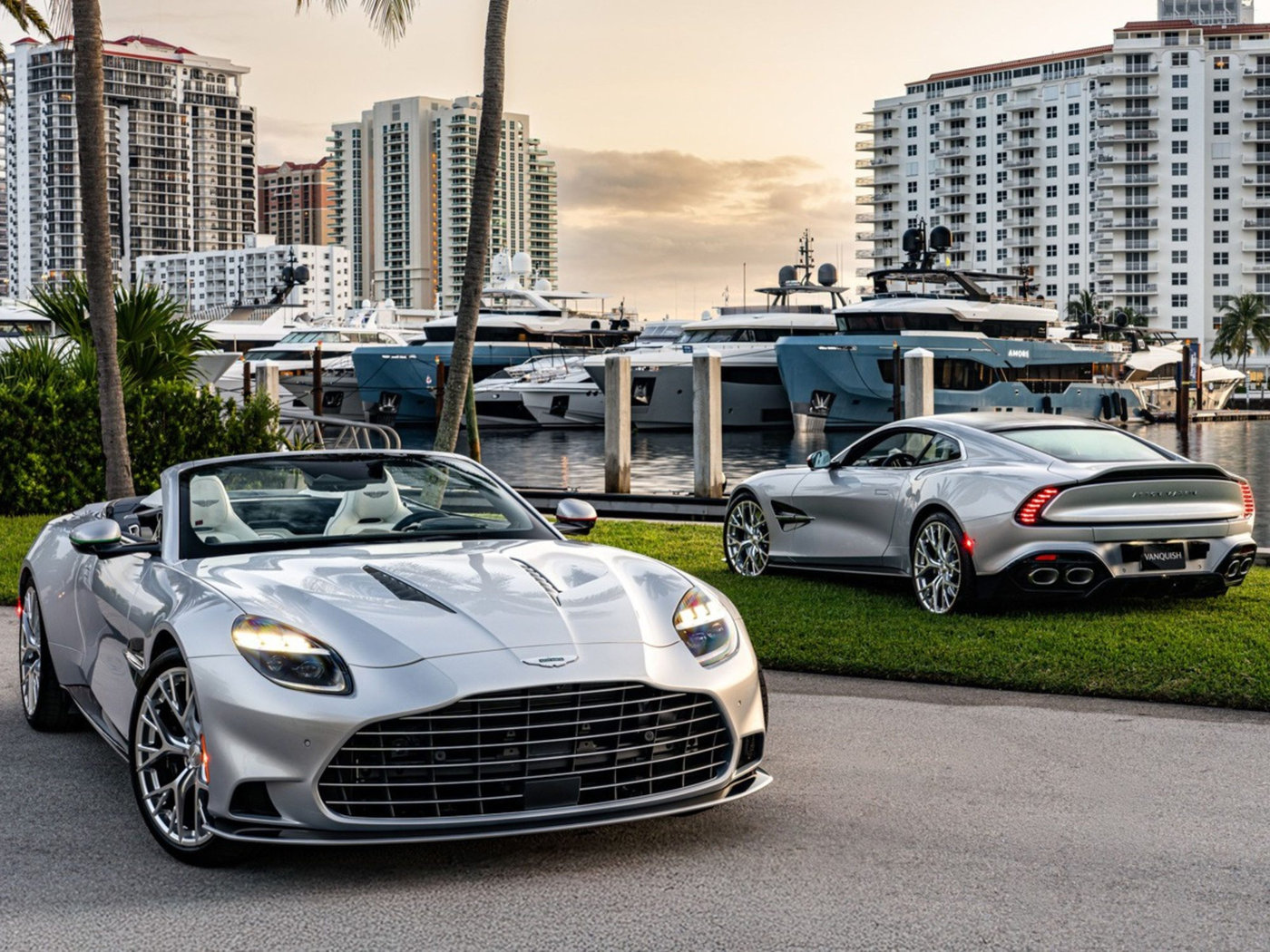 Aston Martin đưa tinh hoa thiết kế du thuyền lên bộ đôi siêu xe Above & Beyond