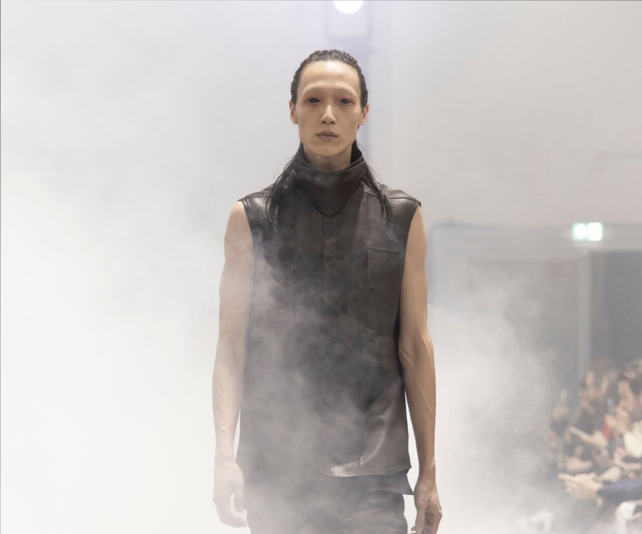 BST Rick Owens Thu Đông Nam 2026: Chiếm hữu quyền kiểm soát trong thế giới rạn vỡ