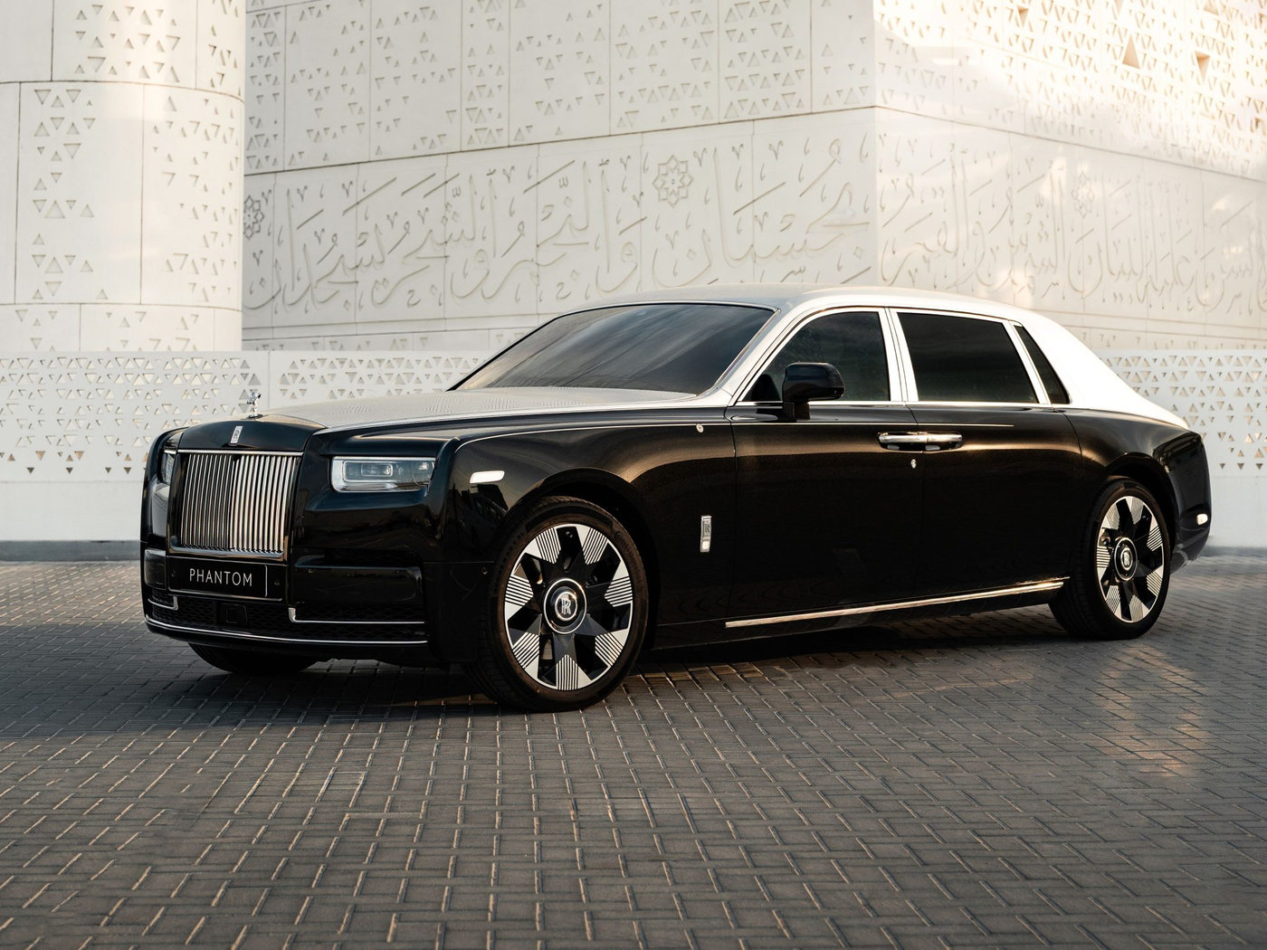 RR Phantom Arabesque: Tuyệt tác khắc laser mang linh hồn kiến trúc Mashrabiya