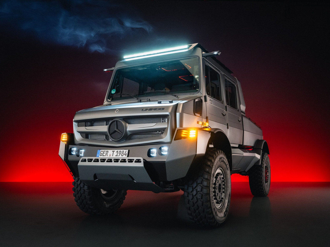 Siêu phẩm Unimog U 4023 Luxury đắt giá nhất lịch sử 80 năm của Mercedes-Benz
