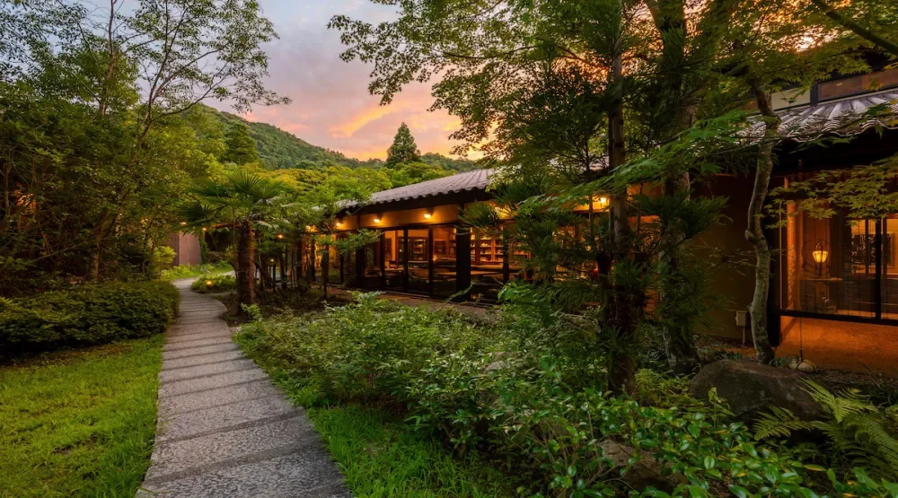 Hành trình thanh lọc thân tâm tại những suối khoáng nóng Onsen hàng đầu Nhật Bản