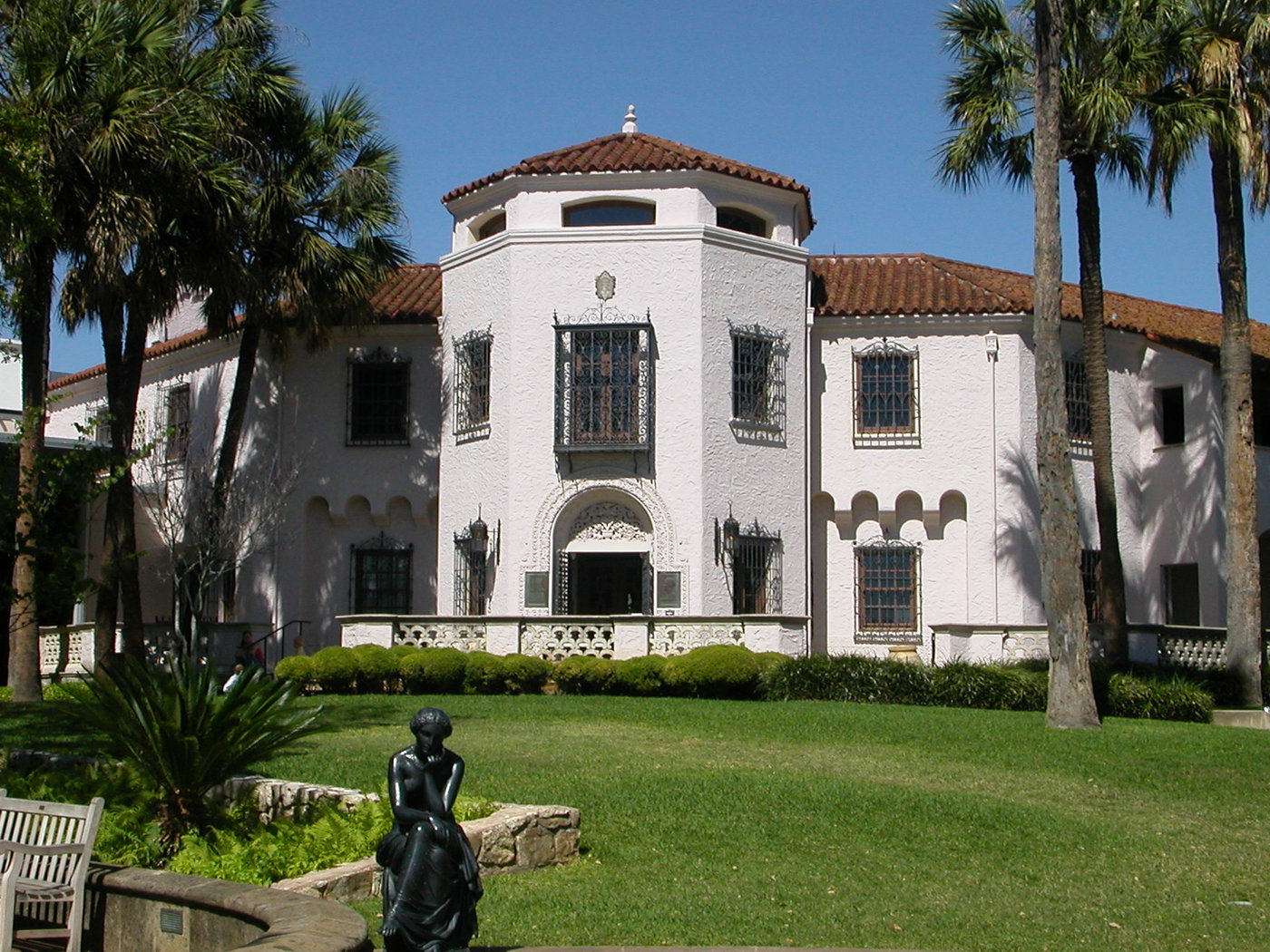 McNay Art Museum: Dinh thự cổ 100 tuổi lưu giữ linh hồn nghệ thuật hiện đại Texas