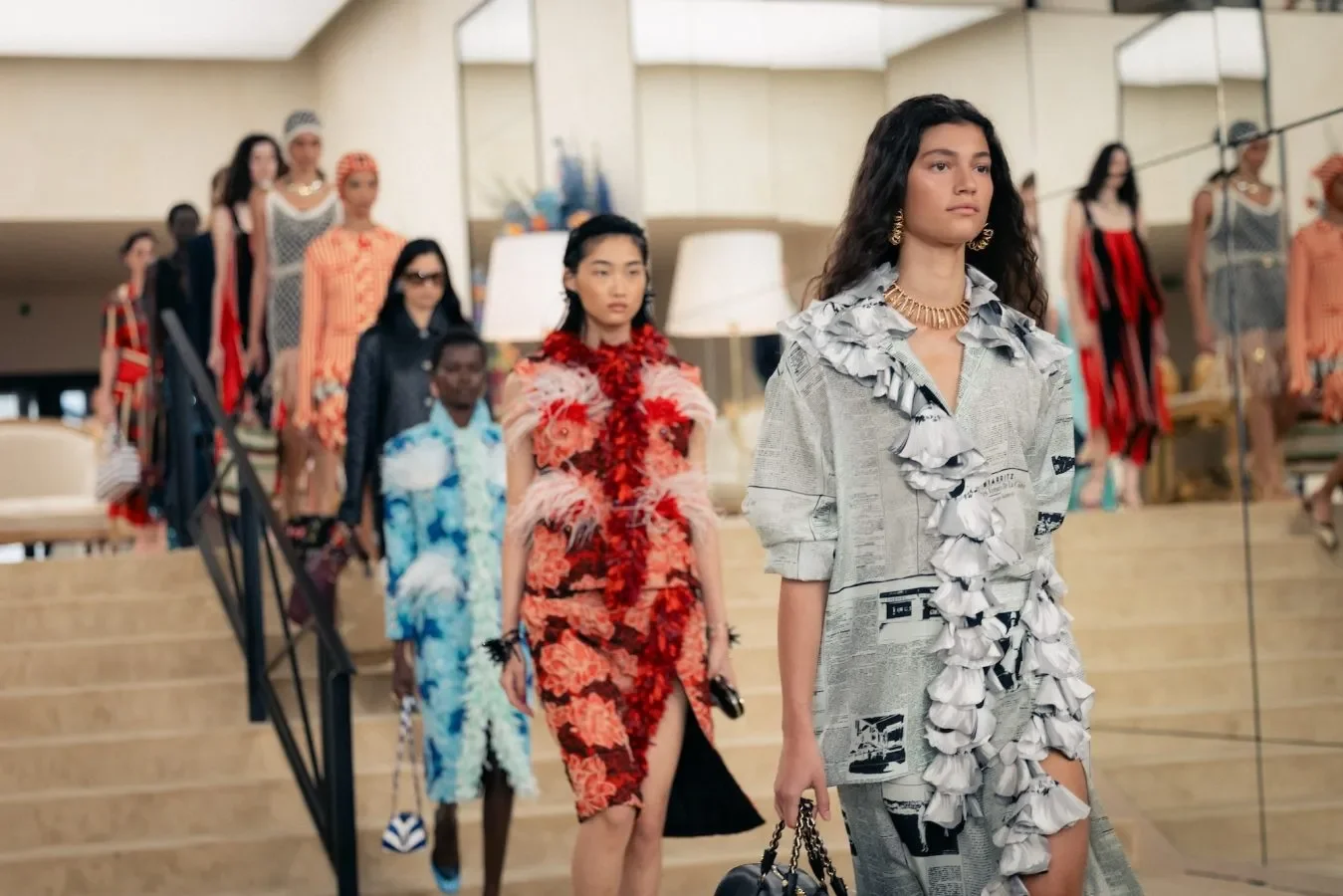 BST CHANEL Cruise 2027: lăng kính của sự giải phóng – dưới salon là bãi biển