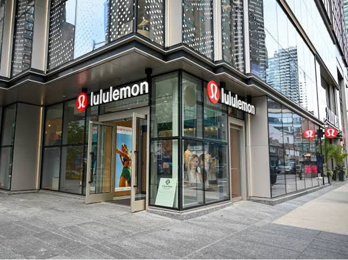 Lululemon hạ dự báo doanh thu do thị trường khu vực châu Mỹ suy giảm
